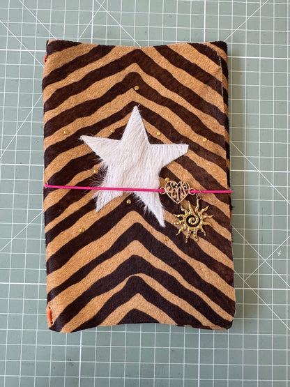 A5 leather journal cover with stars + pocket - 1/1 pieces