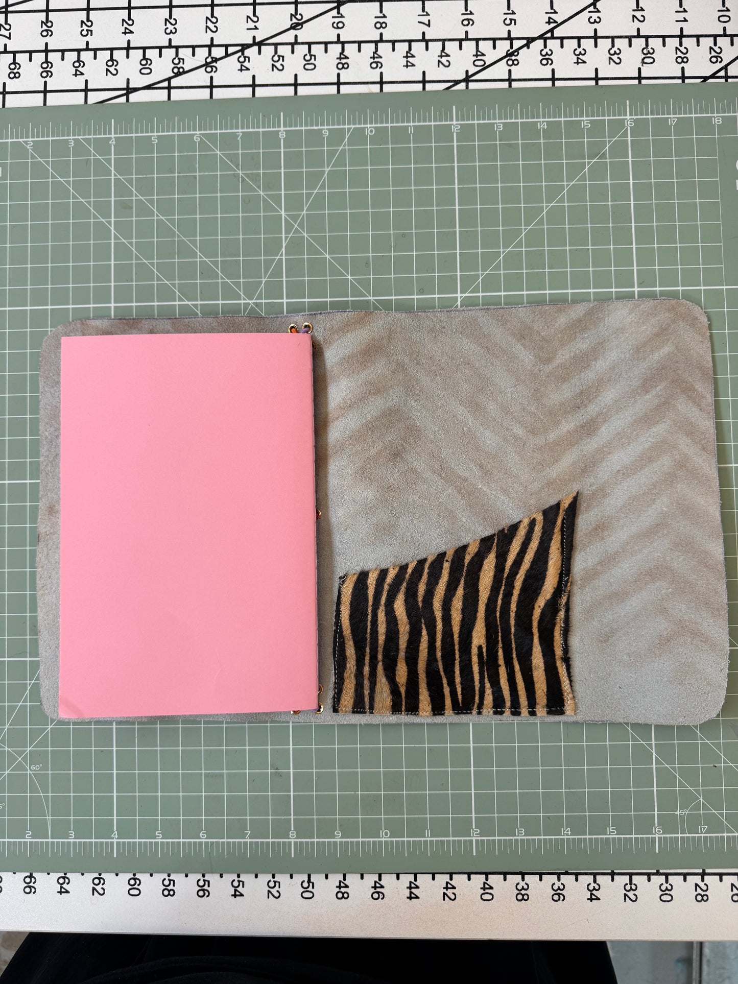 A5 leather journal cover with stars + pocket - 1/1 pieces