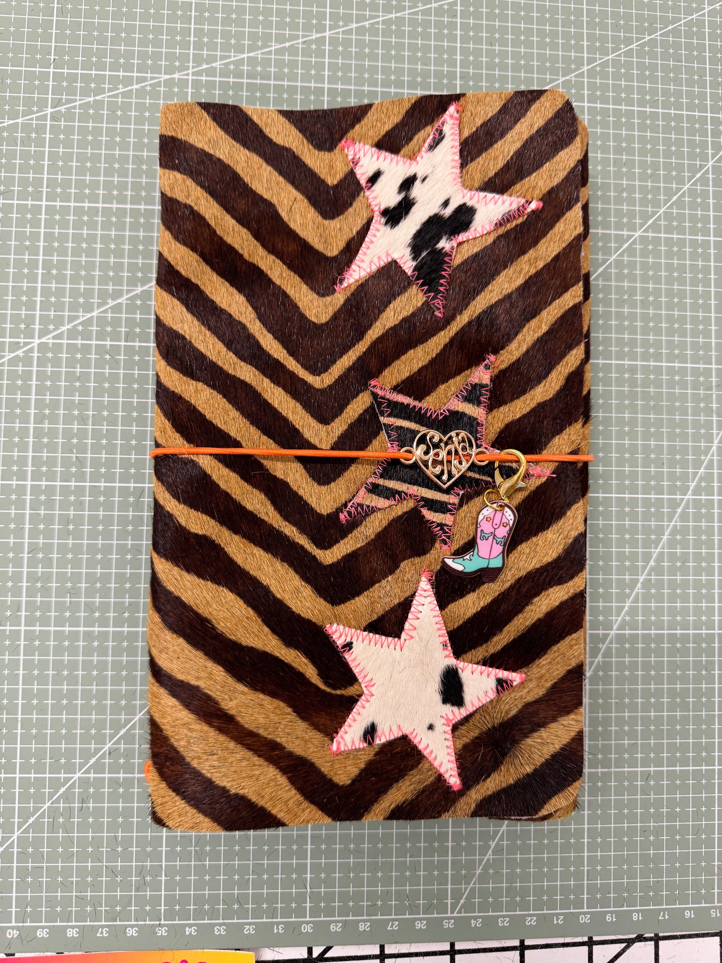 A5 leather journal cover with stars + pocket - 1/1 pieces