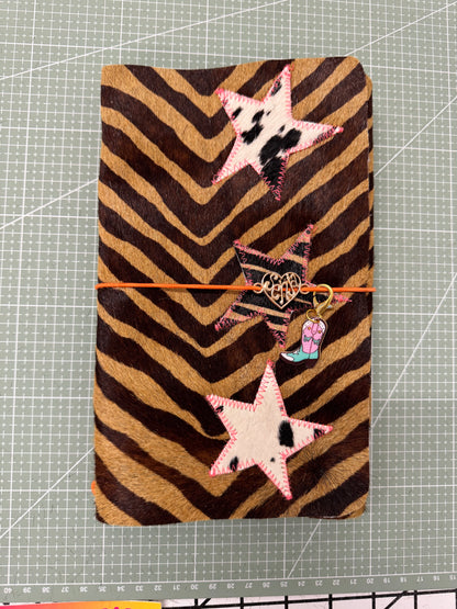 A5 leather journal cover with stars + pocket - 1/1 pieces